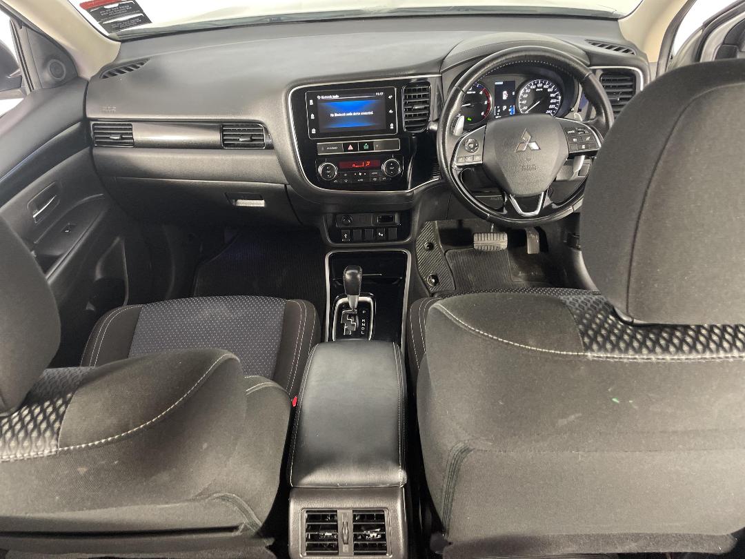 Photo '18' of Mitsubishi Outlander Photo '18' of Mitsubishi Outlander