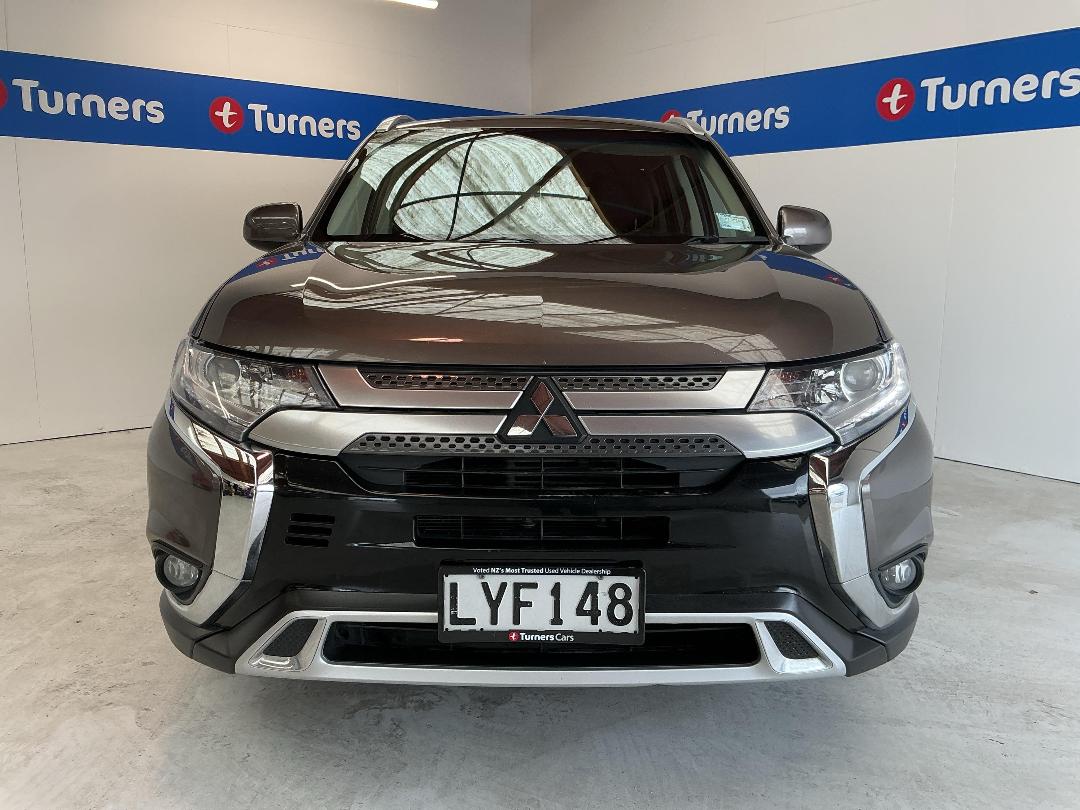 Photo '2' of Mitsubishi Outlander Photo '2' of Mitsubishi Outlander