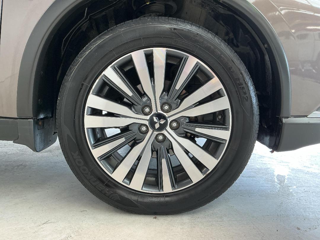 Photo '9' of Mitsubishi Outlander Photo '9' of Mitsubishi Outlander