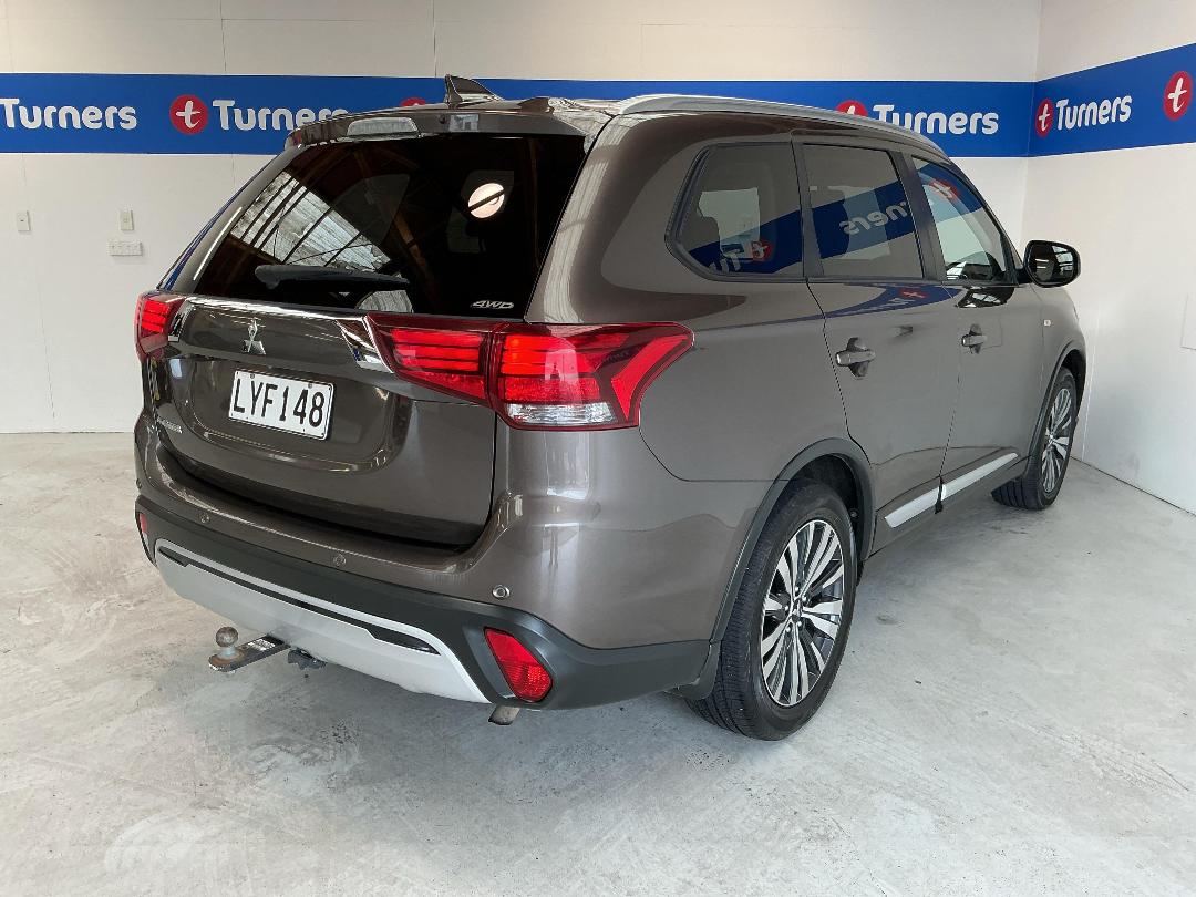 Photo '7' of Mitsubishi Outlander Photo '7' of Mitsubishi Outlander