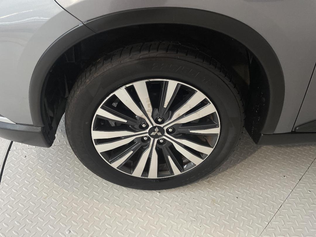 Photo '10' of Mitsubishi Outlander Photo '10' of Mitsubishi Outlander