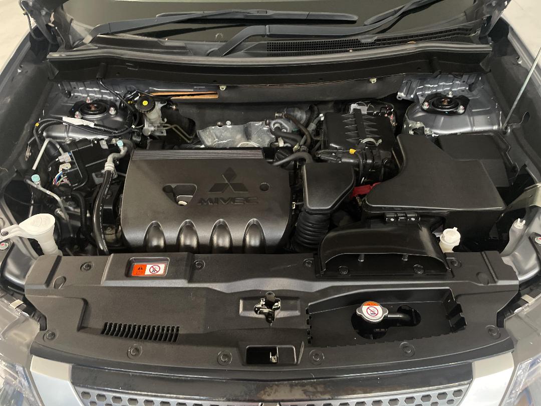 Photo '13' of Mitsubishi Outlander Photo '13' of Mitsubishi Outlander