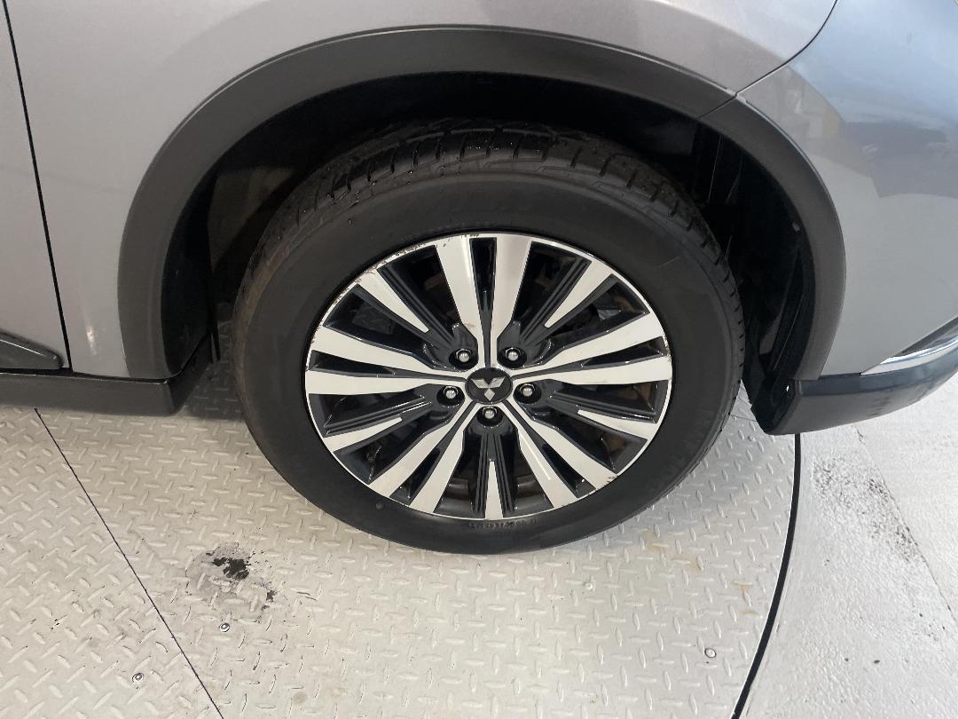 Photo '9' of Mitsubishi Outlander Photo '9' of Mitsubishi Outlander