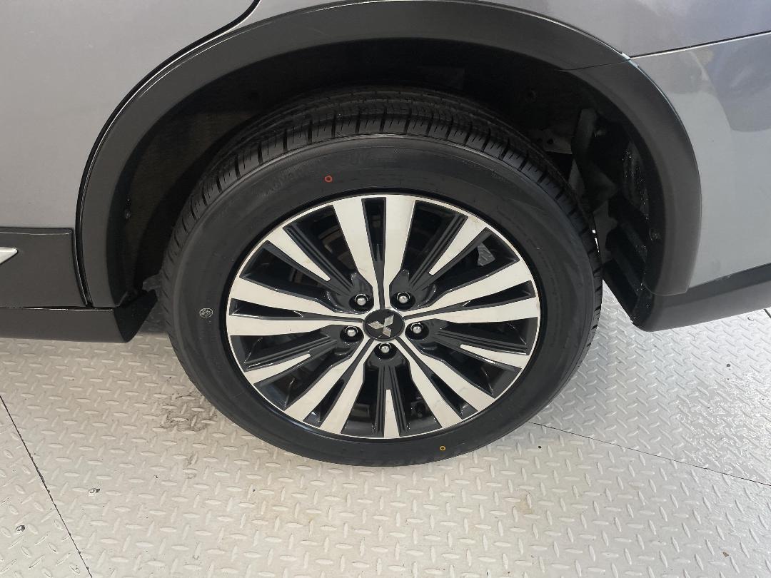 Photo '11' of Mitsubishi Outlander Photo '11' of Mitsubishi Outlander