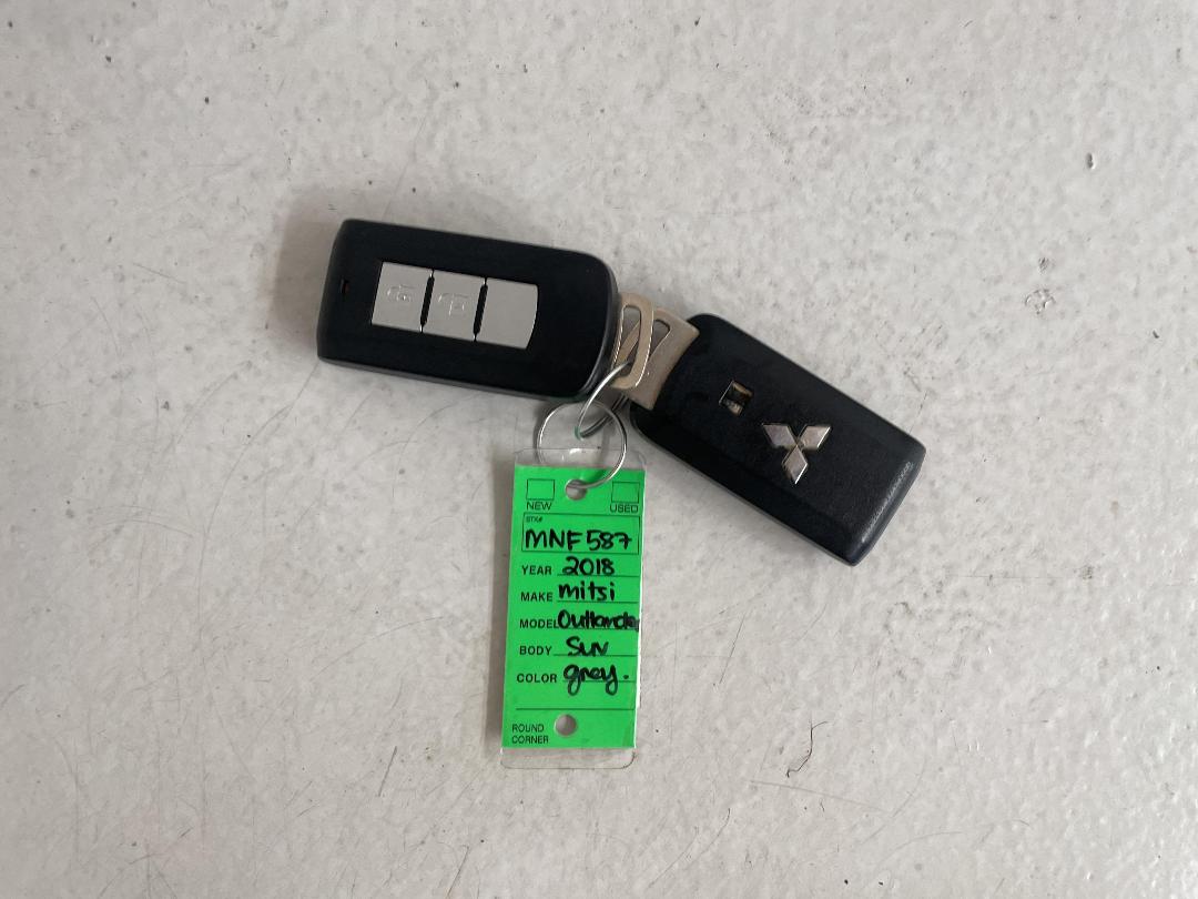 Photo '22' of Mitsubishi Outlander Photo '22' of Mitsubishi Outlander