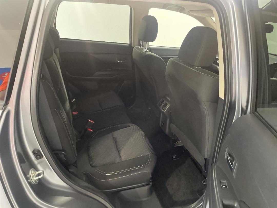 Photo '20' of Mitsubishi Outlander Photo '20' of Mitsubishi Outlander