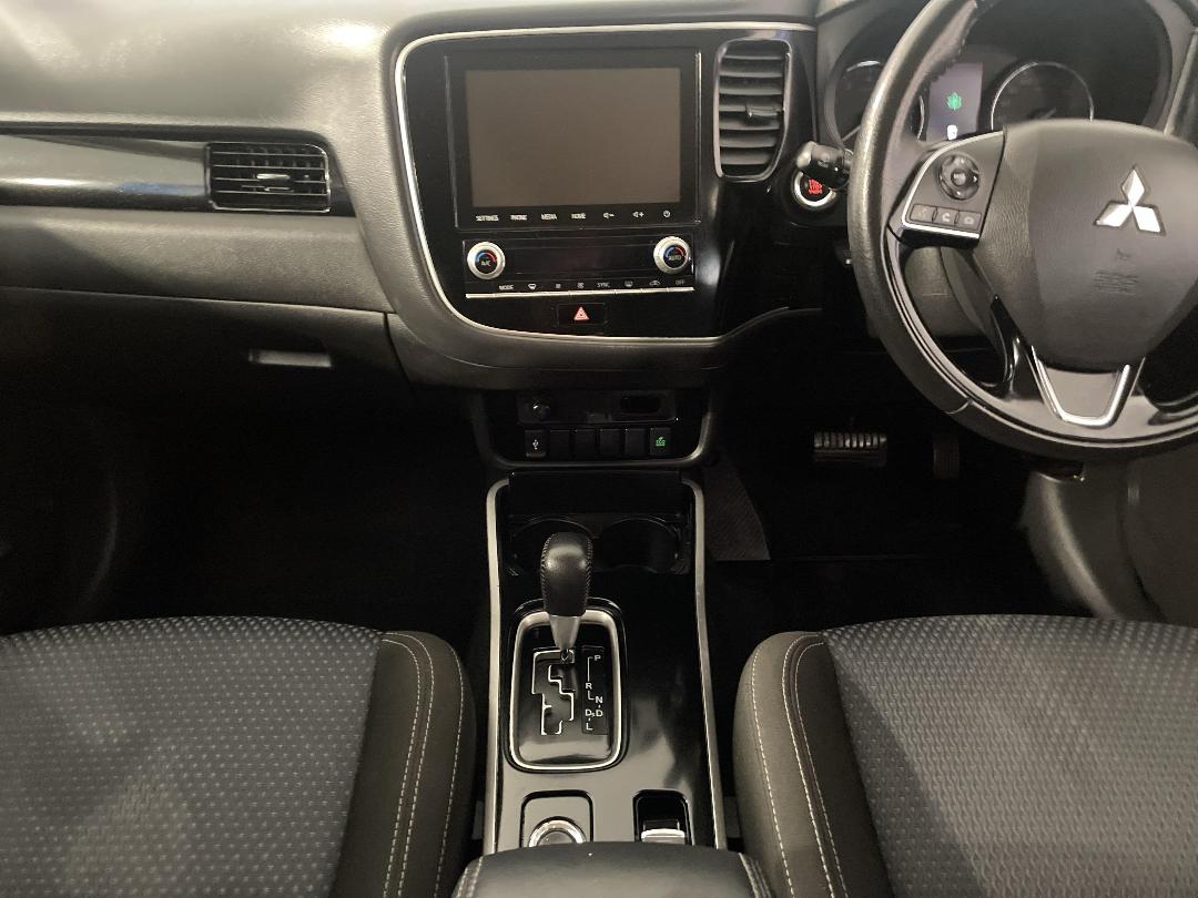 Photo '18' of Mitsubishi Outlander Photo '18' of Mitsubishi Outlander