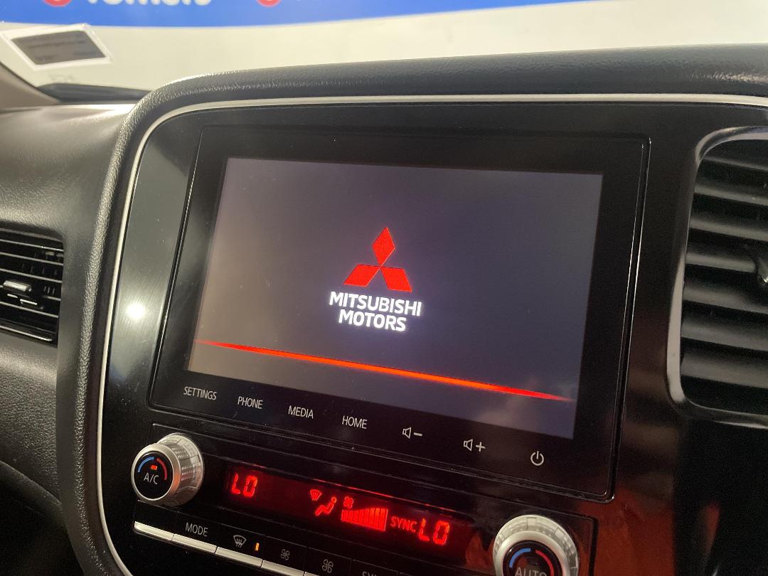 Photo '29' of Mitsubishi Outlander Photo '29' of Mitsubishi Outlander