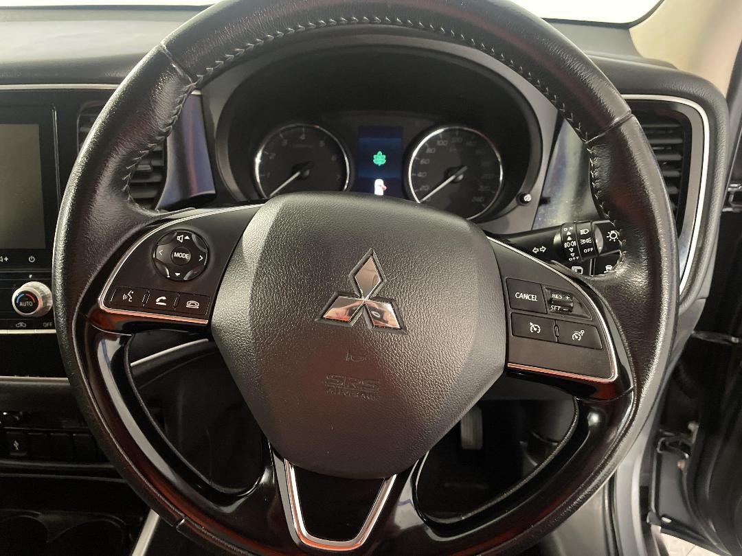 Photo '28' of Mitsubishi Outlander Photo '28' of Mitsubishi Outlander