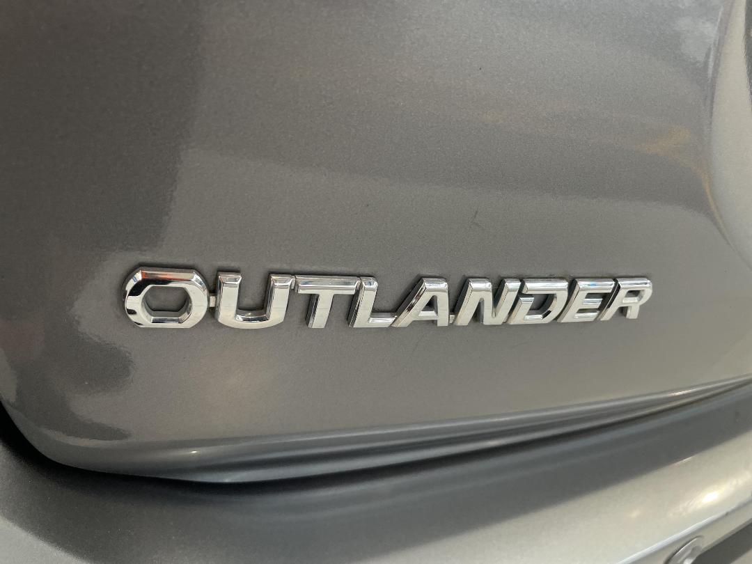 Photo '36' of Mitsubishi Outlander Photo '36' of Mitsubishi Outlander