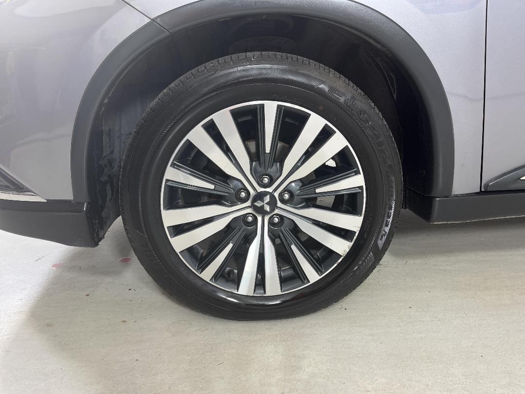 Photo '10' of Mitsubishi Outlander Photo '10' of Mitsubishi Outlander