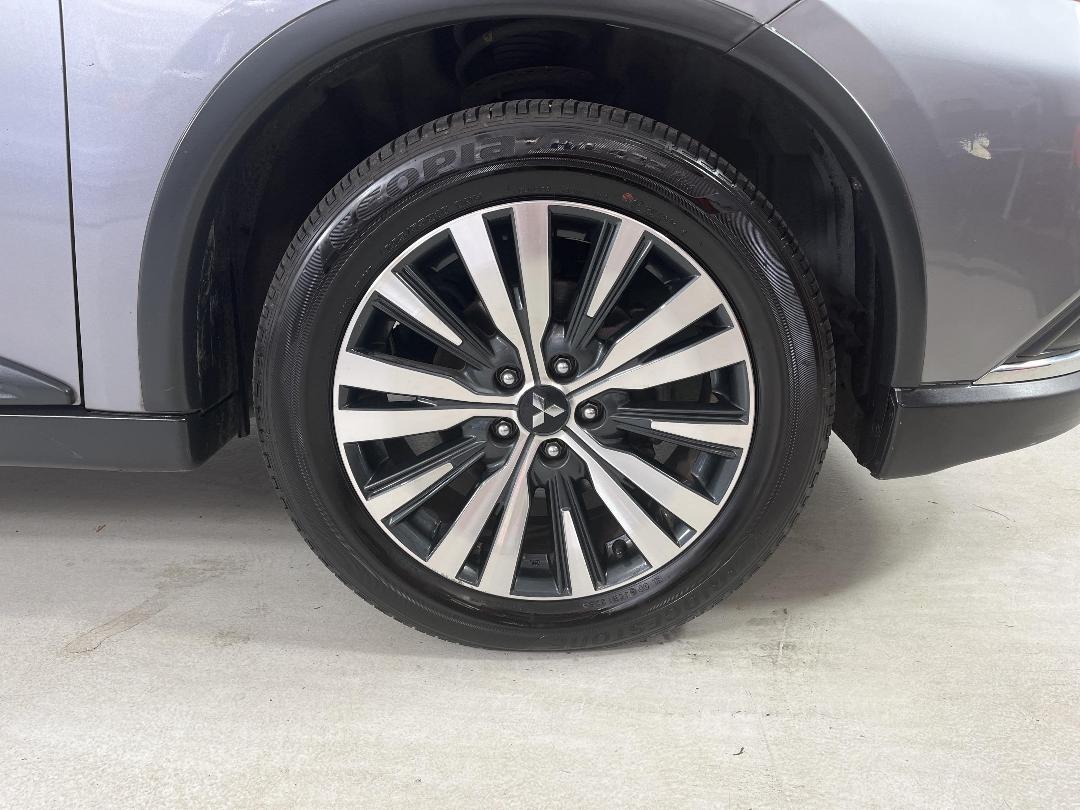 Photo '9' of Mitsubishi Outlander Photo '9' of Mitsubishi Outlander