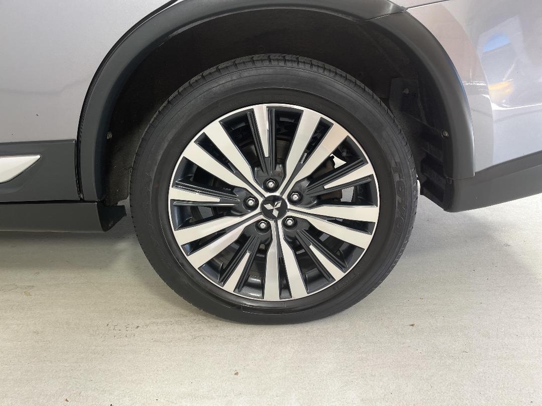 Photo '11' of Mitsubishi Outlander Photo '11' of Mitsubishi Outlander