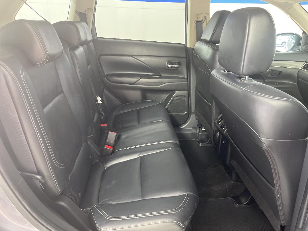 Photo '20' of Mitsubishi Outlander Photo '20' of Mitsubishi Outlander