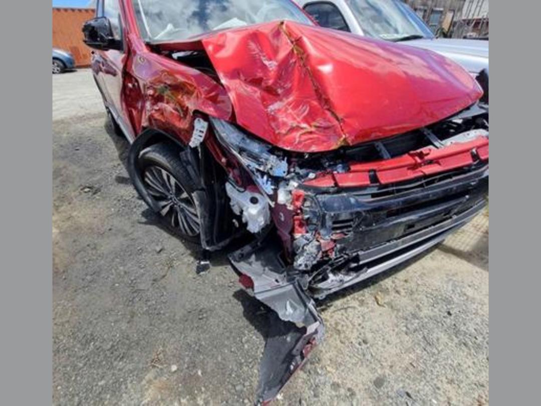 Photo '2' of Mitsubishi Outlander LS