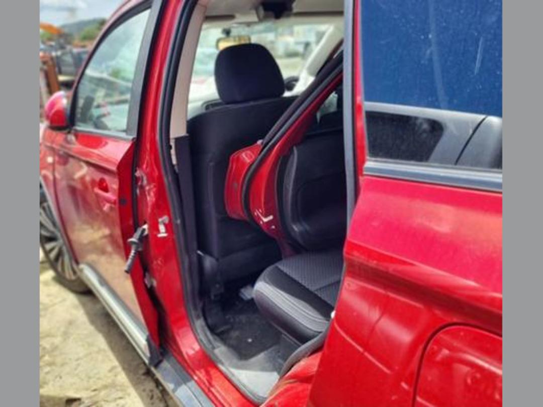 Photo '5' of Mitsubishi Outlander LS