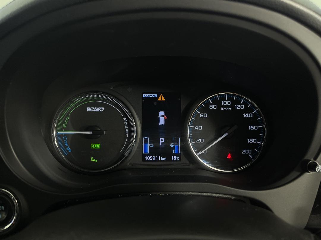 Photo '21' of Mitsubishi Outlander