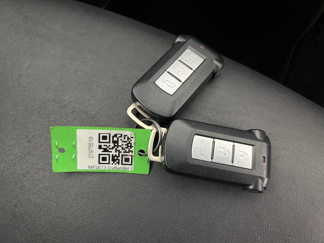 Photo '22' of Mitsubishi Outlander