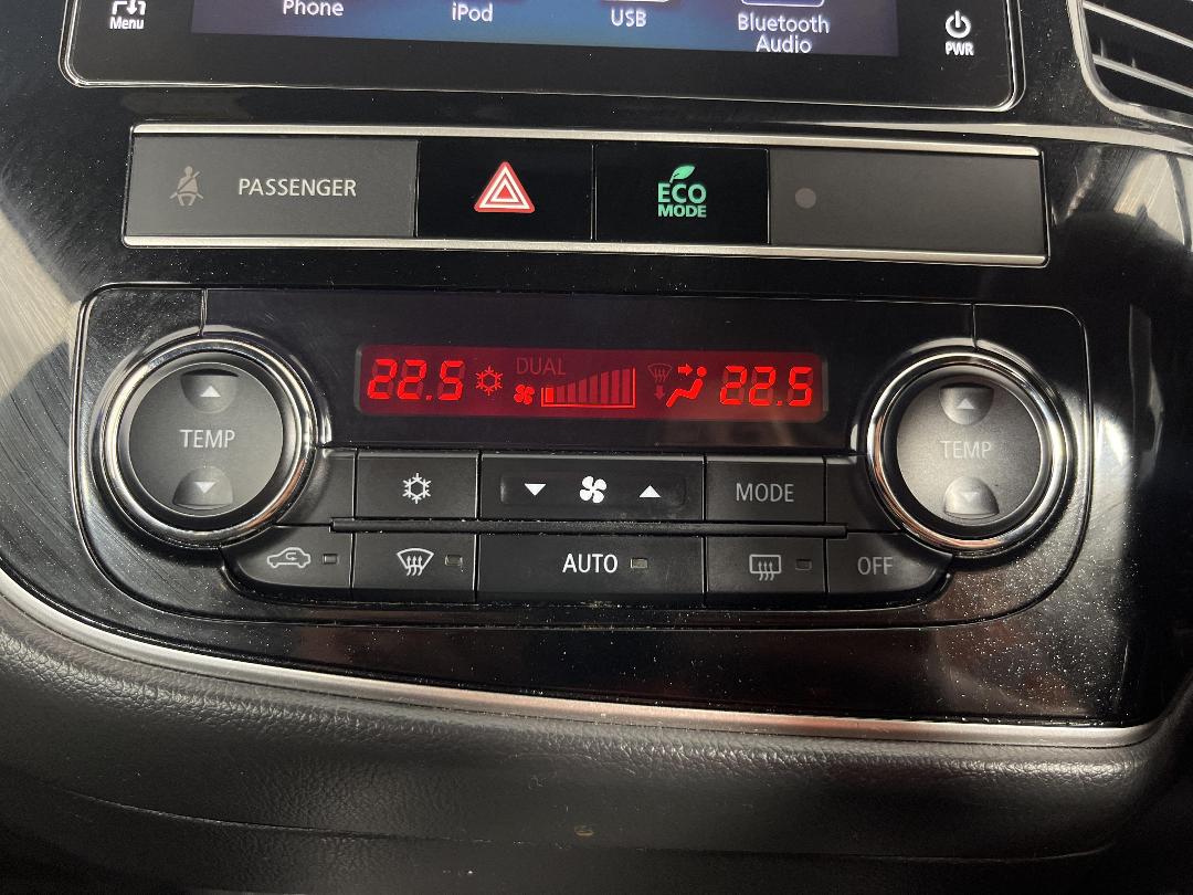 Photo '27' of Mitsubishi Outlander