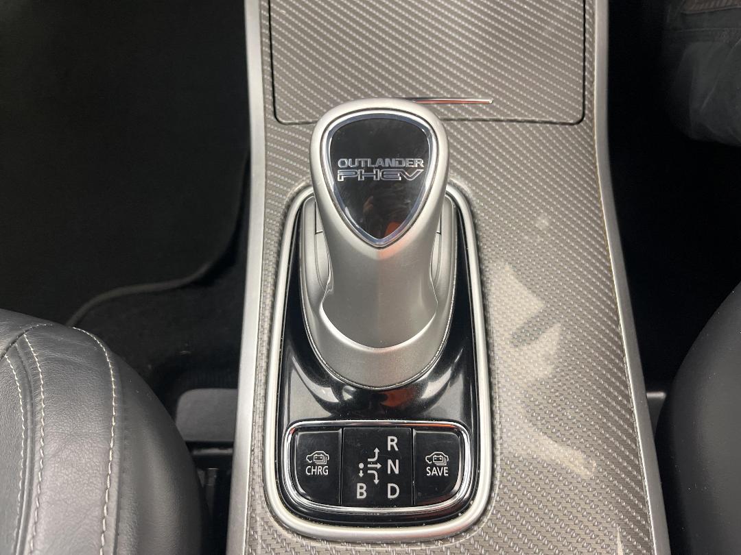 Photo '28' of Mitsubishi Outlander