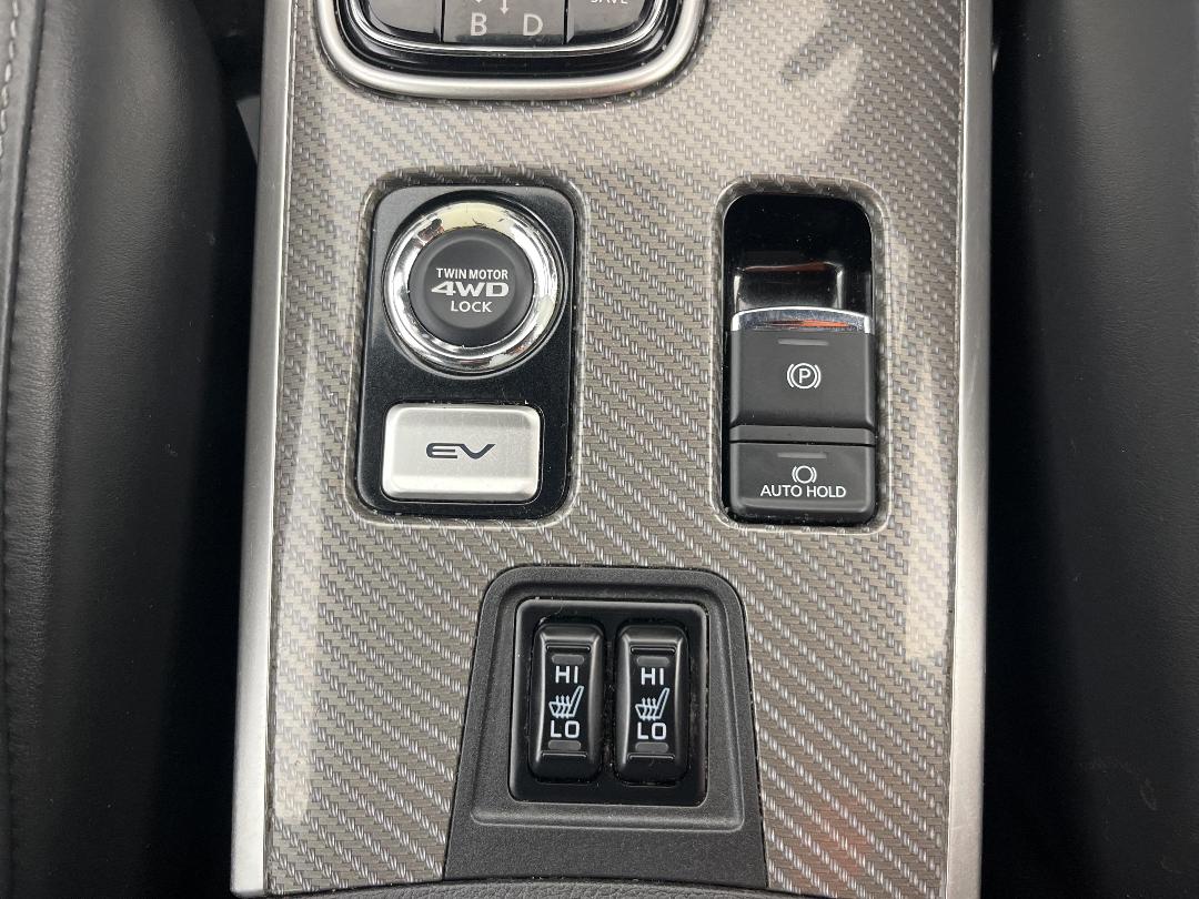 Photo '29' of Mitsubishi Outlander