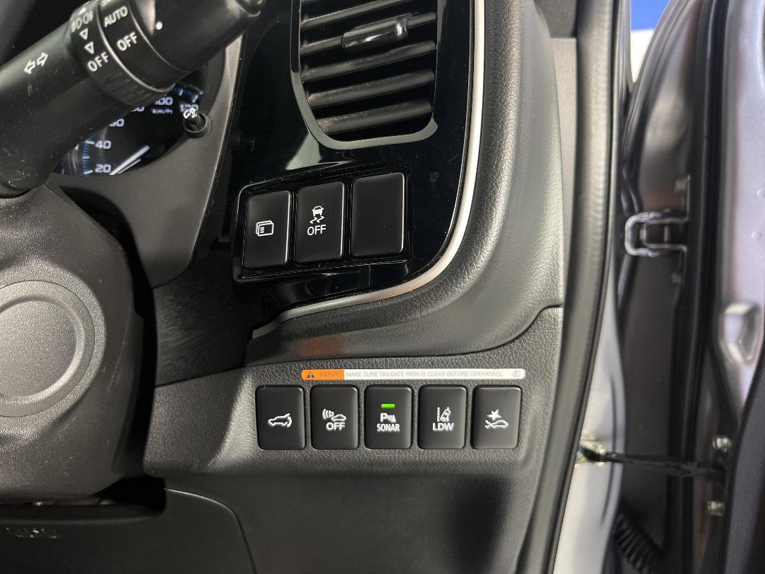 Photo '31' of Mitsubishi Outlander