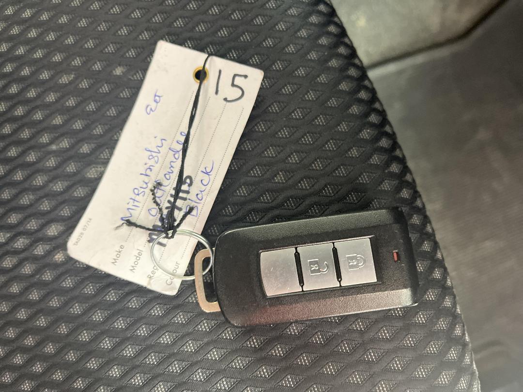 Photo '22' of Mitsubishi Outlander