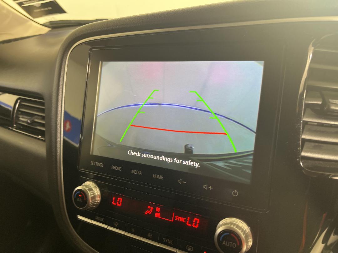 Photo '23' of Mitsubishi Outlander