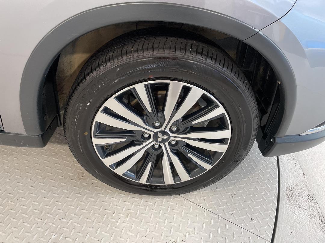 Photo '9' of Mitsubishi Outlander