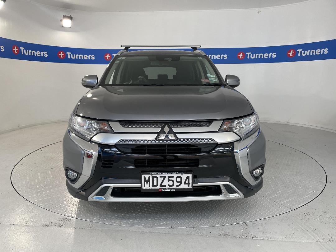 Photo '2' of Mitsubishi Outlander