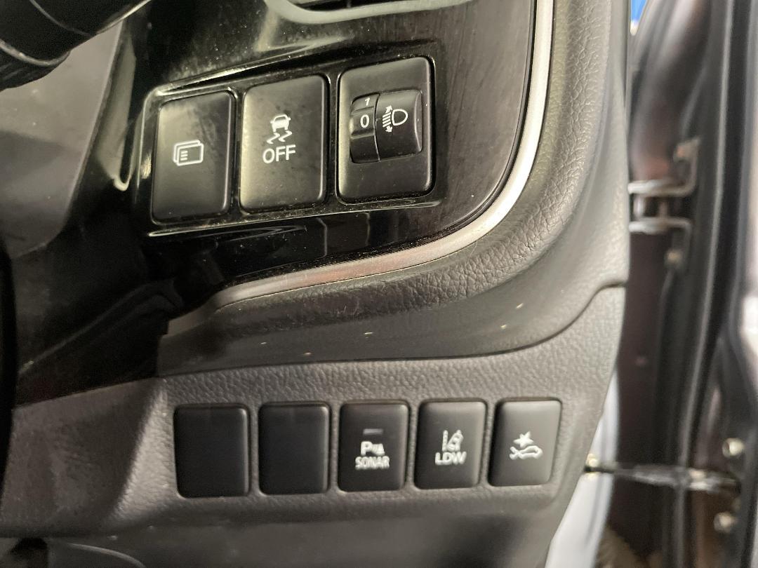 Photo '25' of Mitsubishi Outlander