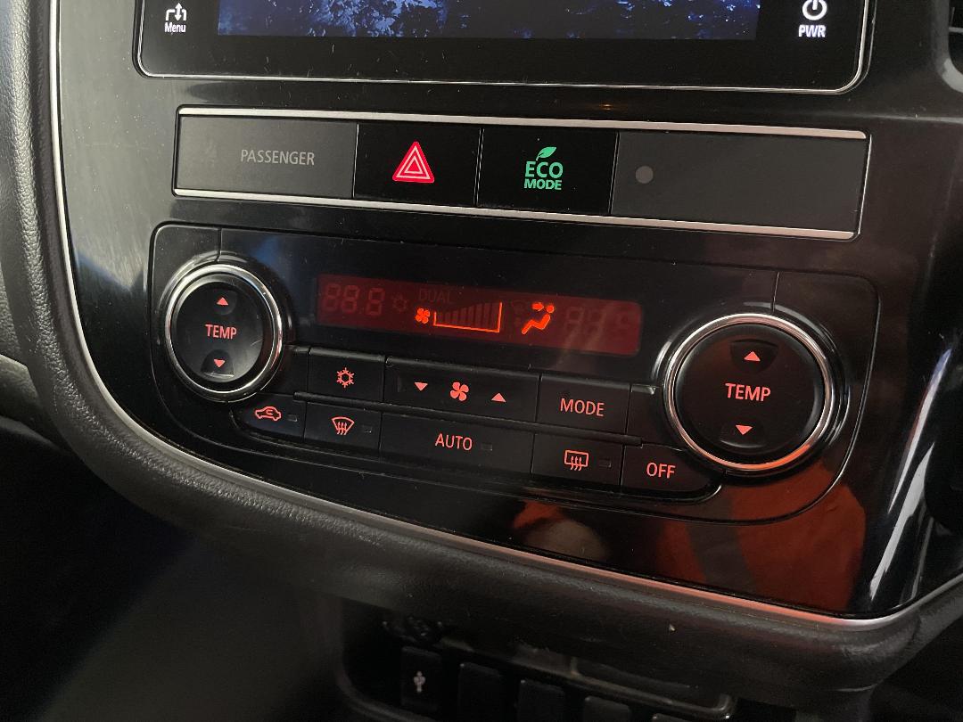 Photo '31' of Mitsubishi Outlander