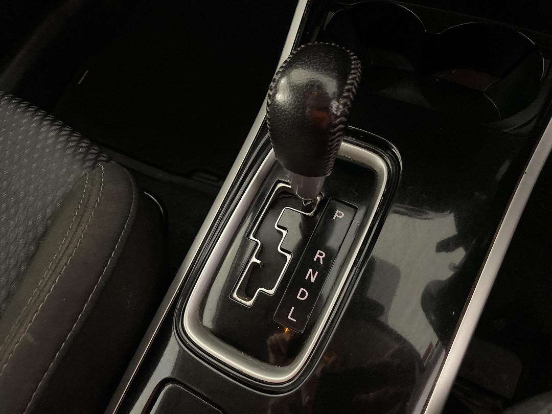 Photo '32' of Mitsubishi Outlander