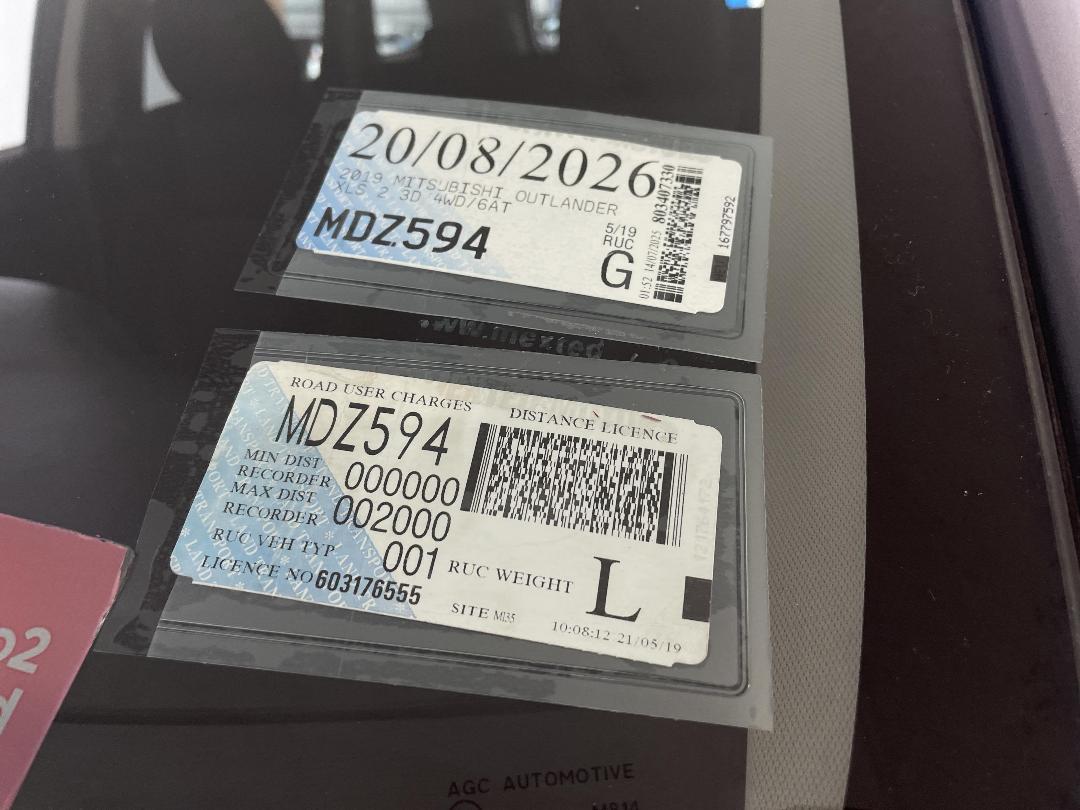 Photo '35' of Mitsubishi Outlander