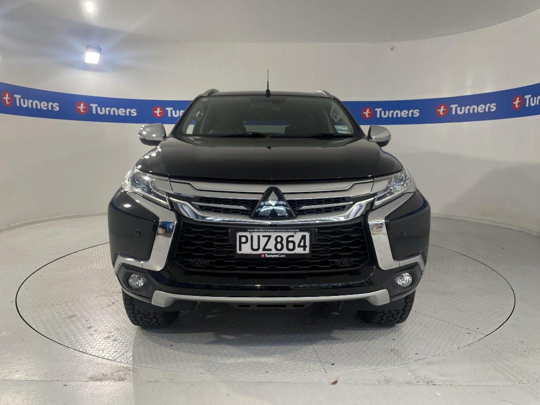 Photo '2' of Mitsubishi Pajero Sport Photo '2' of Mitsubishi Pajero Sport