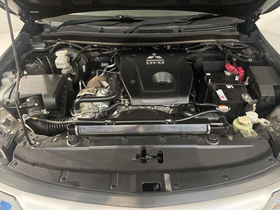 Photo '13' of Mitsubishi Pajero Sport Photo '13' of Mitsubishi Pajero Sport