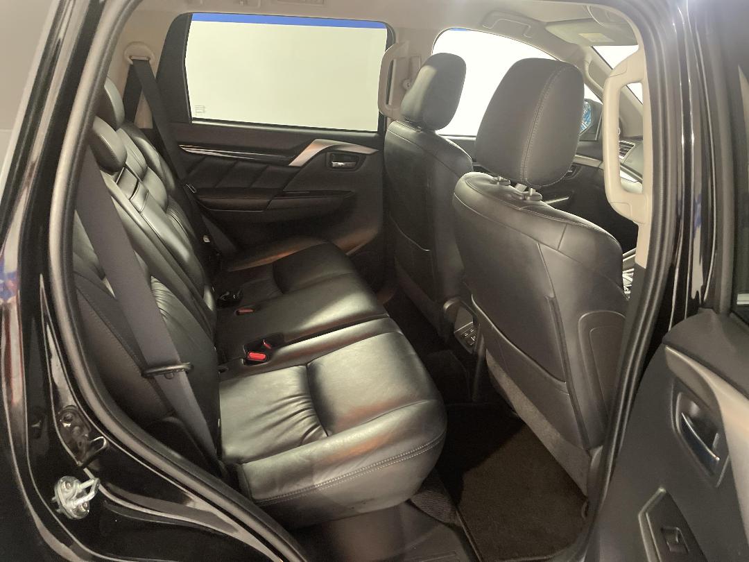 Photo '20' of Mitsubishi Pajero Sport Photo '20' of Mitsubishi Pajero Sport