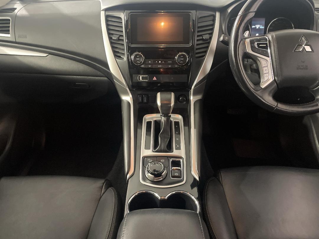 Photo '18' of Mitsubishi Pajero Sport Photo '18' of Mitsubishi Pajero Sport