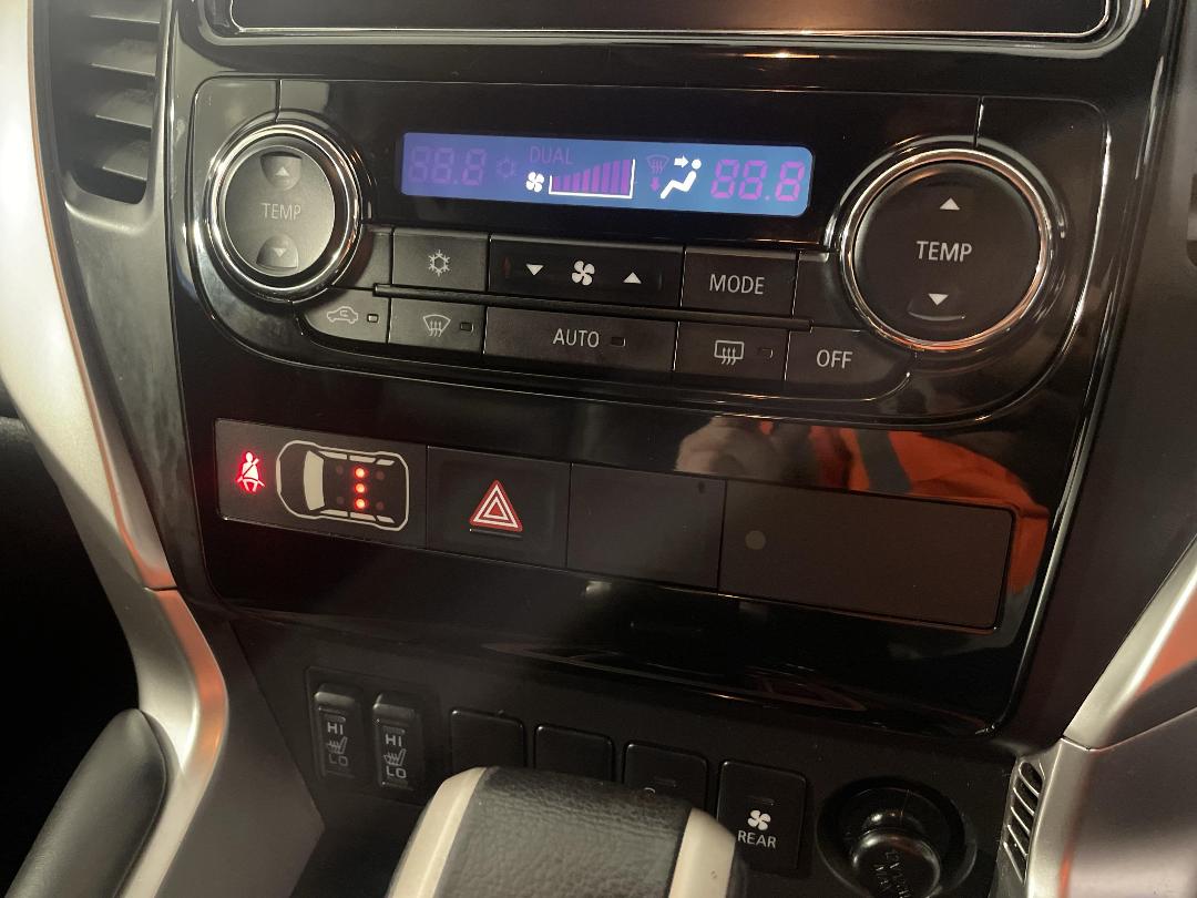 Photo '31' of Mitsubishi Pajero Sport Photo '31' of Mitsubishi Pajero Sport