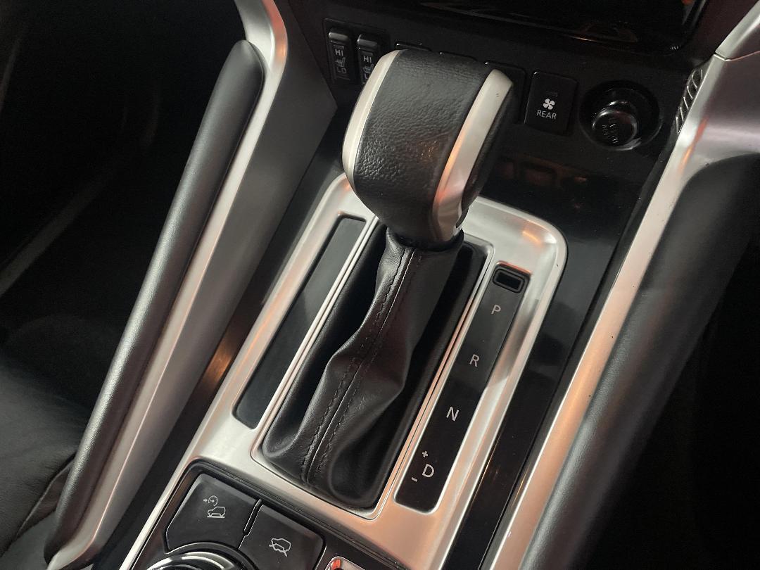 Photo '32' of Mitsubishi Pajero Sport Photo '32' of Mitsubishi Pajero Sport