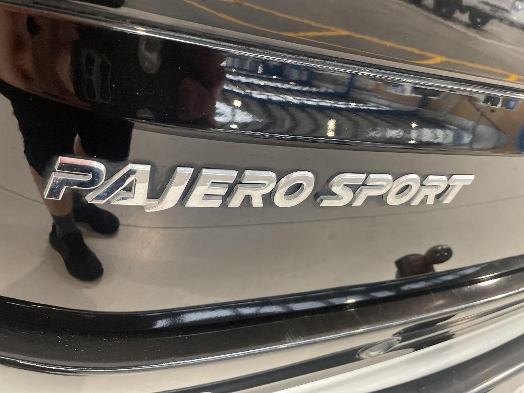 Photo '36' of Mitsubishi Pajero Sport Photo '36' of Mitsubishi Pajero Sport