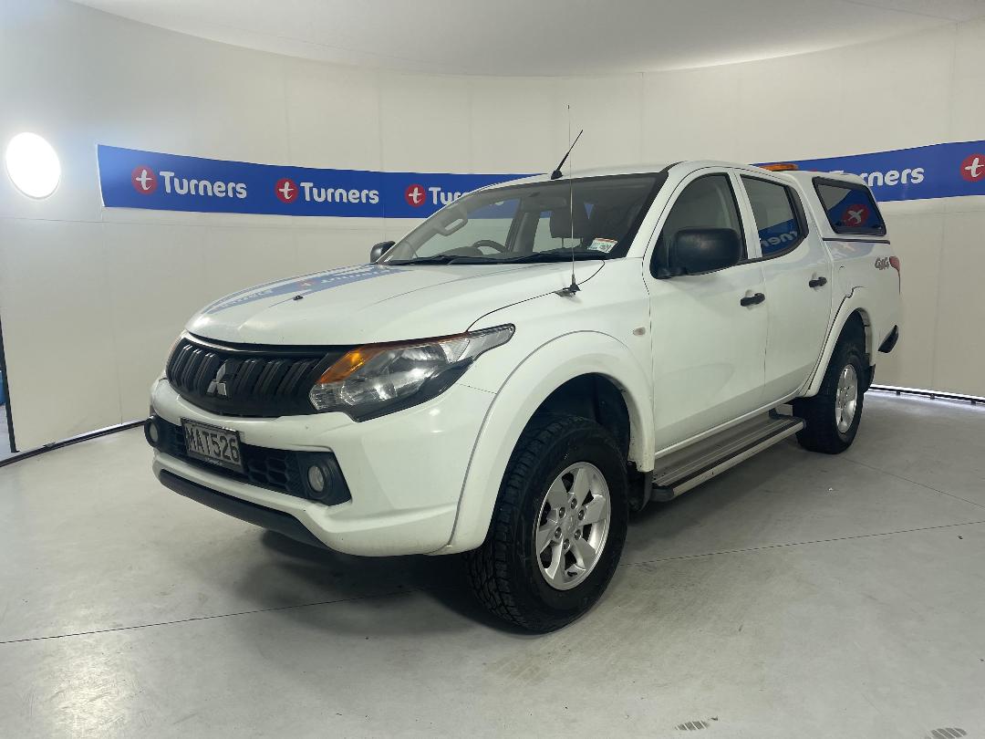 Photo '4' of Mitsubishi Triton