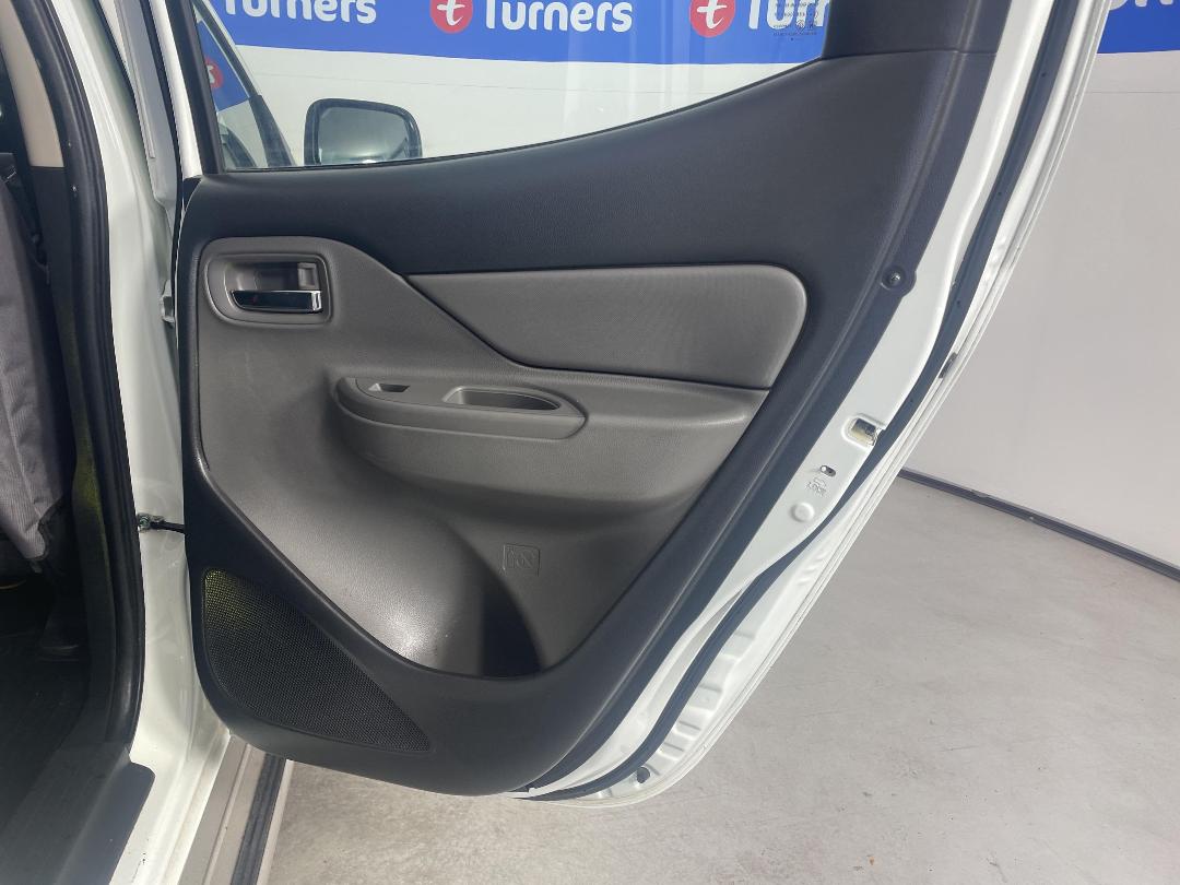 Photo '19' of Mitsubishi Triton