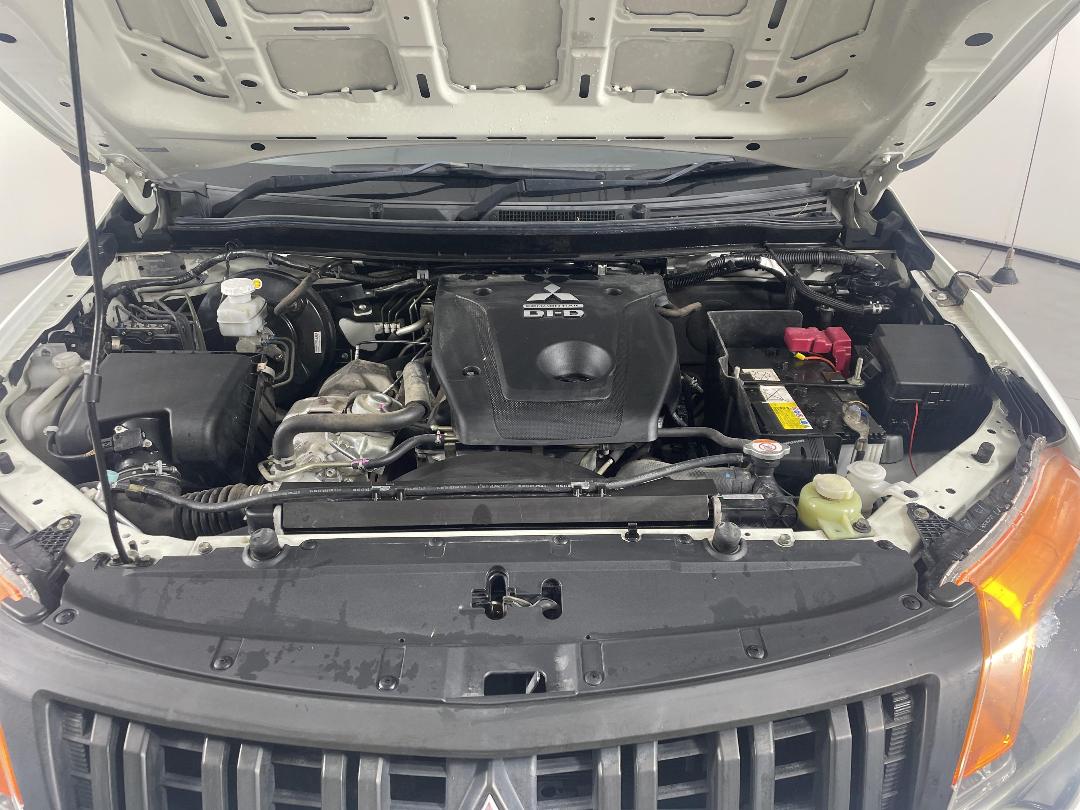 Photo '13' of Mitsubishi Triton