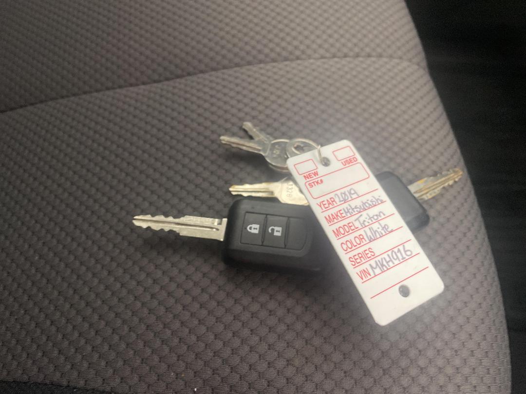 Photo '22' of Mitsubishi Triton Photo '22' of Mitsubishi Triton