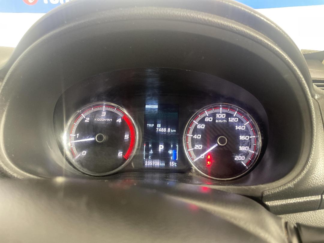 Photo '21' of Mitsubishi Triton Photo '21' of Mitsubishi Triton