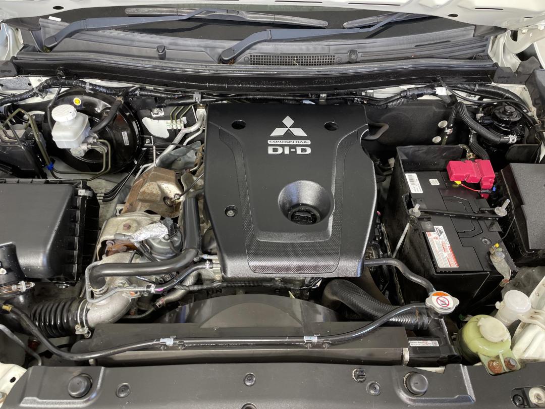 Photo '13' of Mitsubishi Triton