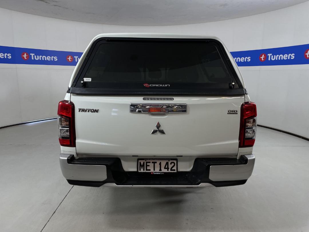 Photo '6' of Mitsubishi Triton