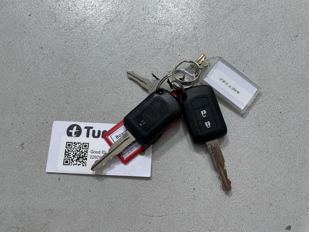 Photo '22' of Mitsubishi Triton