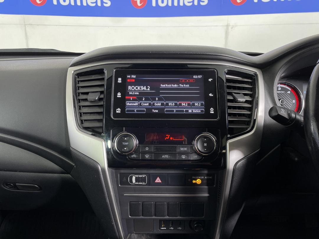 Photo '18' of Mitsubishi Triton